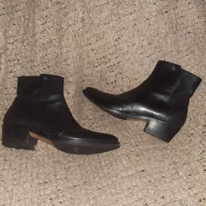 CAPEZZANI-Black Leather Wingtip Side Zip Booties-Sz 38-Excellent